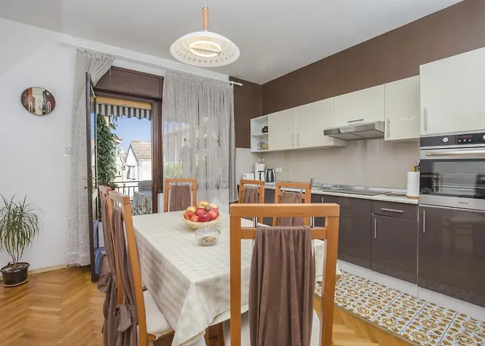 Josipa 4209 アパート *