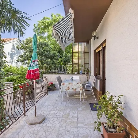 Apartment Josipa 4209 Selce